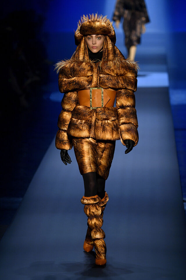 Desfile Gaultier para a coleção outono/inverno 2019/2020 na Semana da Moda da Alta-Costura em Paris