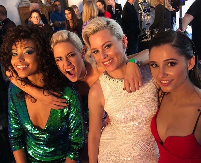 Elizabeth Banks, Kristen Stewart, Naomi Scott e Ella Balinska
