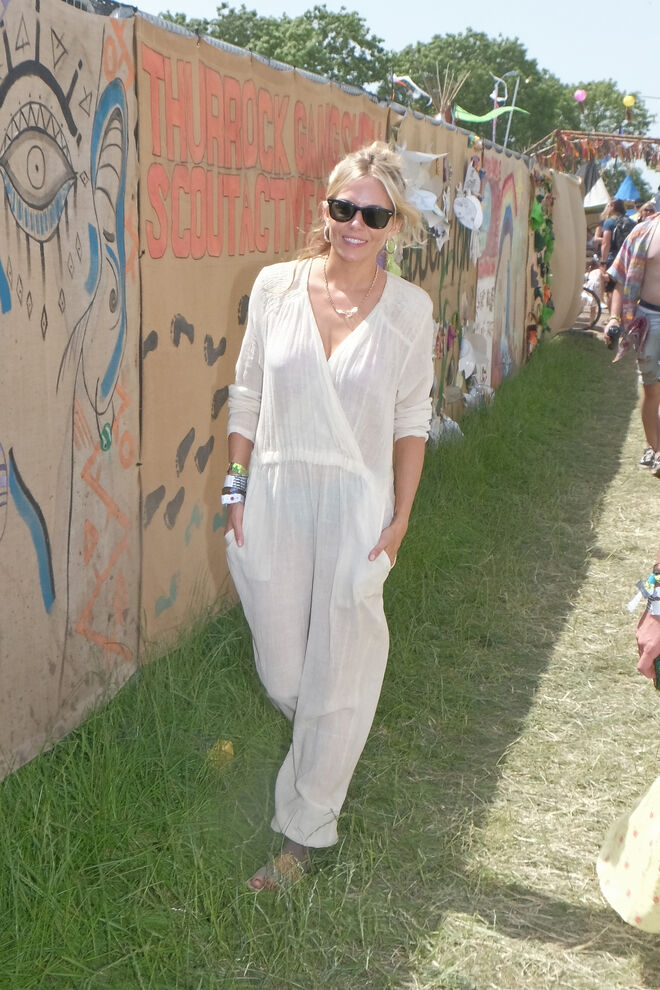 Sienna Miller com saparos Sorel