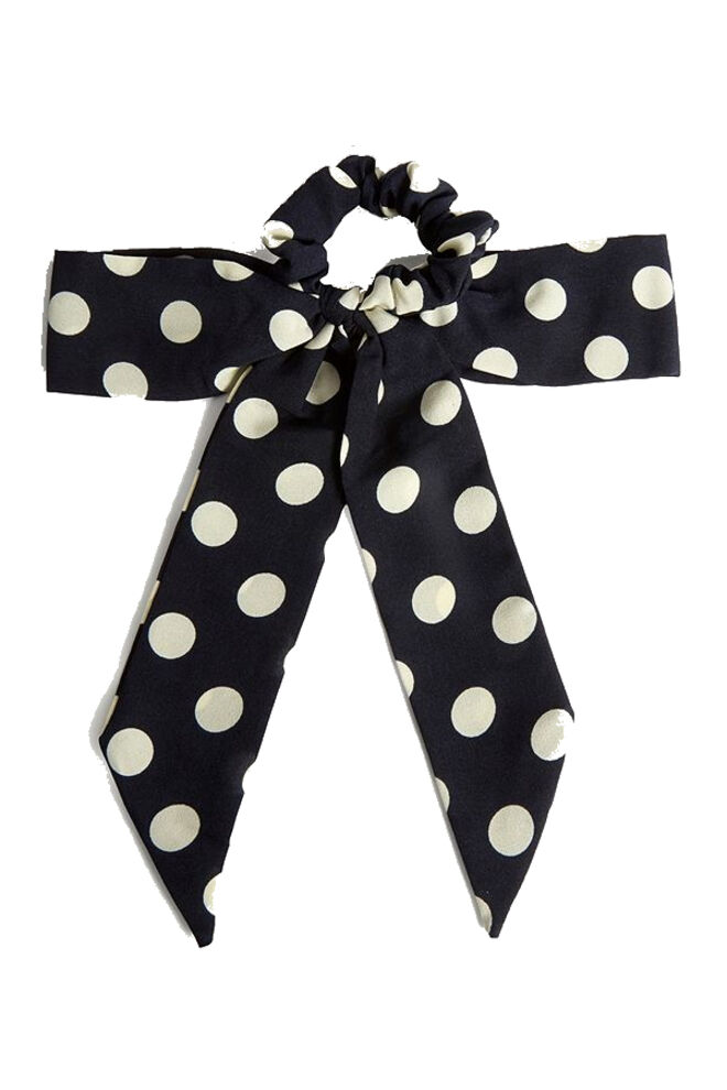 Scrunchie, agora €3,50, Urban Outfitters, em www.urbanoutfitters.com