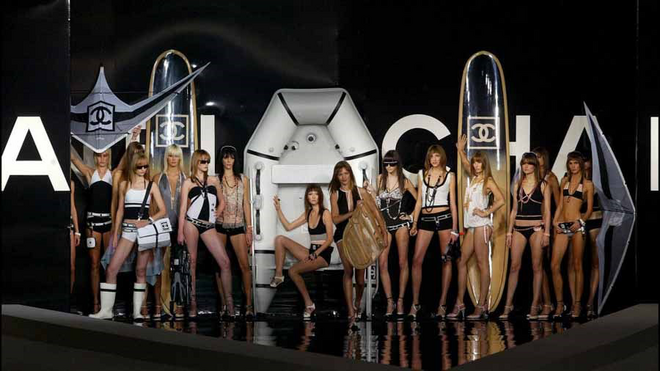 Prêt-à-porter primavera/verão 2003. Chanel.