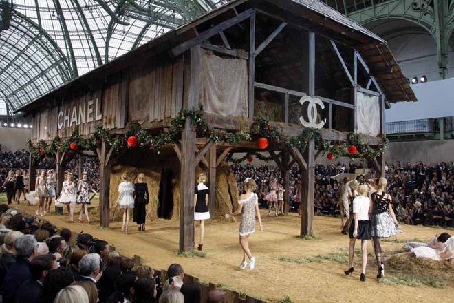 Prêt-à-porter primavera/verão 2010. Chanel.