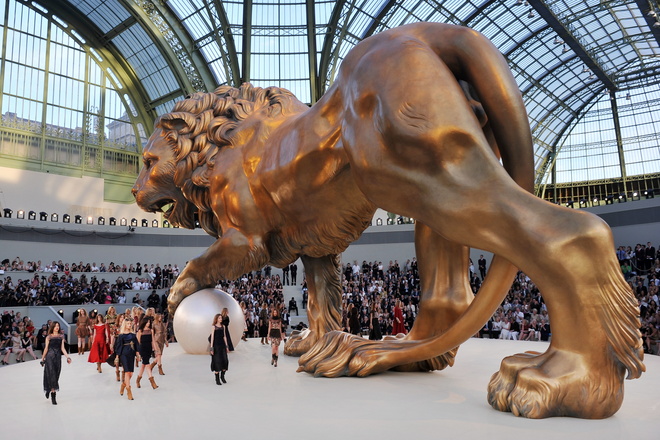 Alta Costura outono/inverno 2010/11. Chanel. 