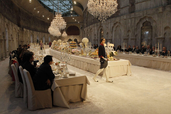 Coleção Métiers d’Art 2012, sob o tema Paris-Bombay. Chanel.