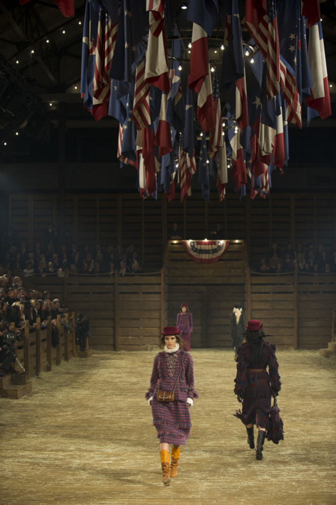 Coleção Métiers d’Art 2014, em Dallas. Chanel.