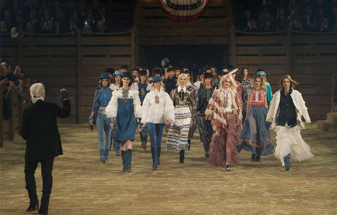 Coleção Métiers d’Art 2014, em Dallas. Chanel.