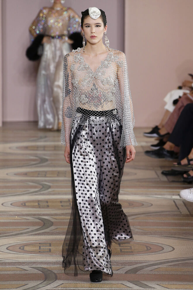 Desfile Giorgio Armani para a coleção outono/inverno 2019/2020 na Semana da Moda da Alta-Costura em Paris