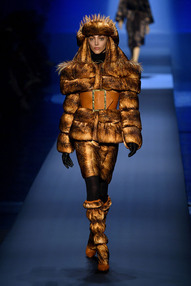 Desfile Gaultier para a coleção outono/inverno 2019/2020 na Semana da Moda da Alta-Costura em Paris