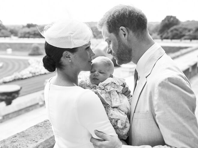 Meghan Markle e o príncipe Harry com o filho Archie Harrison Mountbatten-Windsor