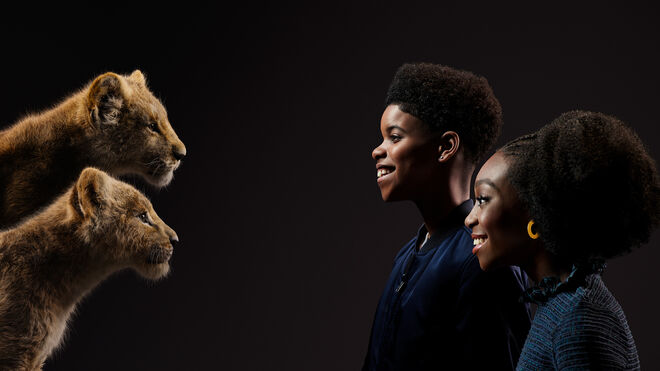 JD McCrary é o jovem Simba e Shahadi Wright Joseph é a jovem Nala