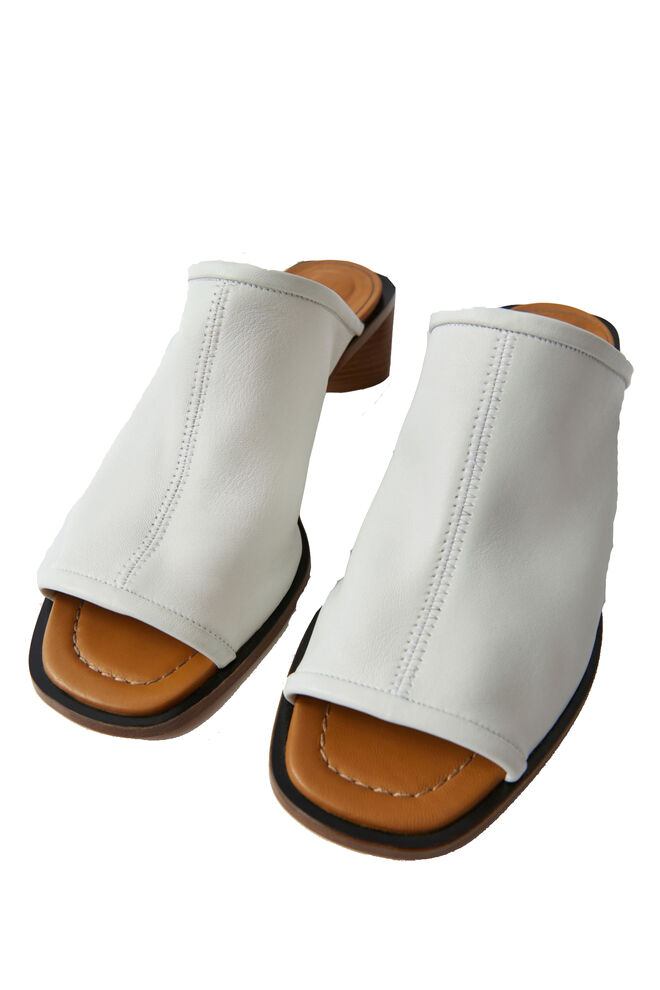 Sandália, €400, Acne Studios