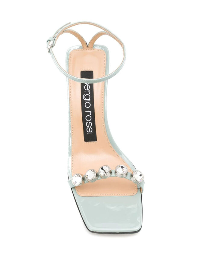 Sandália, €595, Sergio Rossi, em www.net-a-porter.com