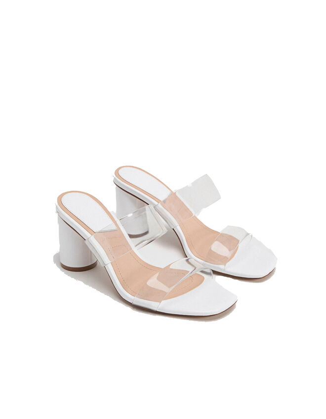 Sandálias, €29,99, Stradivarius