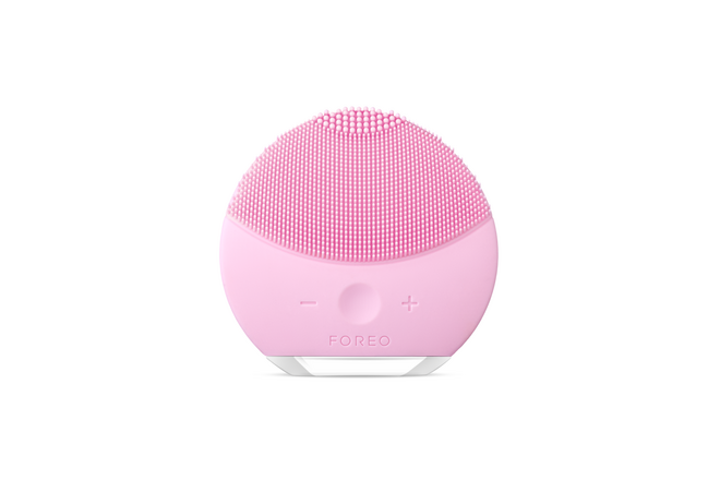 Luna mini 2 no tom pearl pink, €139, Foreo, em www.foreo.com, na Douglas, Sephora ou Skin.pt