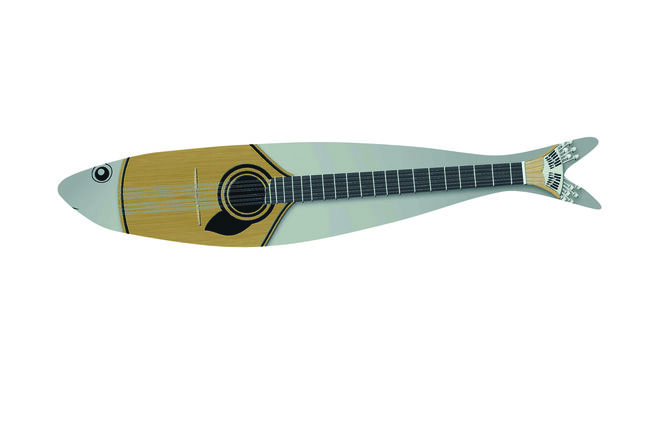 Cuca Roseta transforma a sardinha bordalliana em guitarra portuguesa, em “Guitarra da Cuca” - €18,90, Bordallo Pinheiro