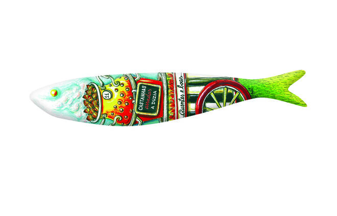 O outono não é a estação da sardinha, mas a ilustradora Ana Sofia Gonçalves traz à edição de 2019 o Verão de São Martinho em sua forma. “Olha a Castanha!” é uma homenagem a este petisco vendido nas ruas de Lisboa. A artista plástica já possui 12 sardinhas na coleção da marca - €18,90, Bordallo Pinheiro