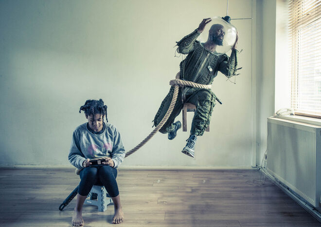 Holding onto daddy, Benji Reid, 2016.