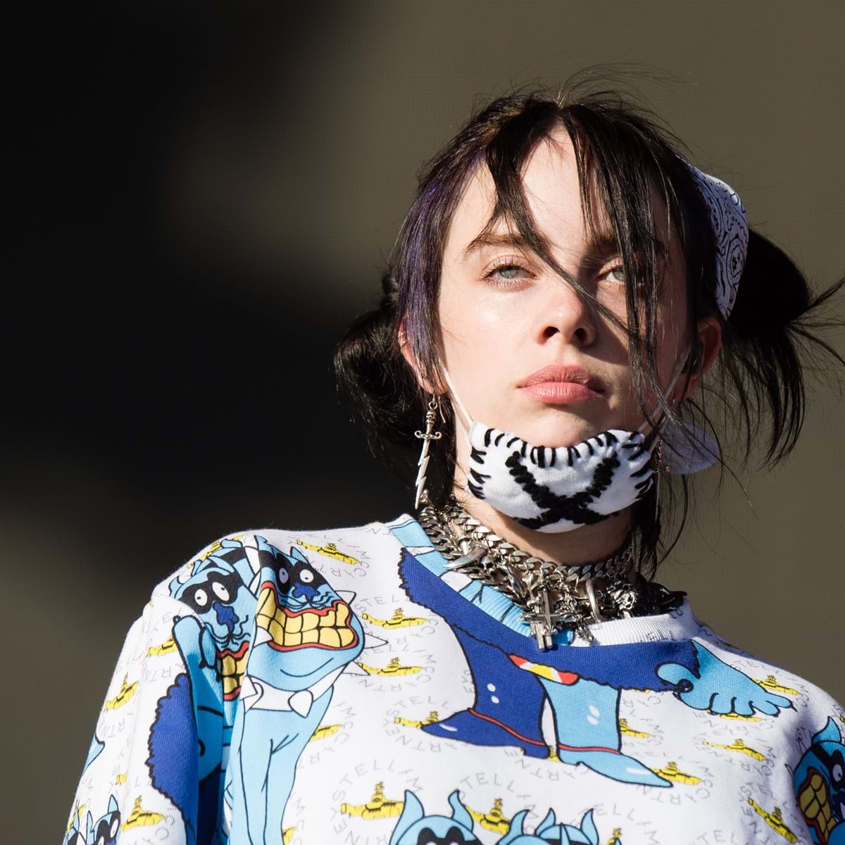 Stress e ansiedade? Billie Eilish ensina exercício de respiração durante  concerto - Wellness - Máxima