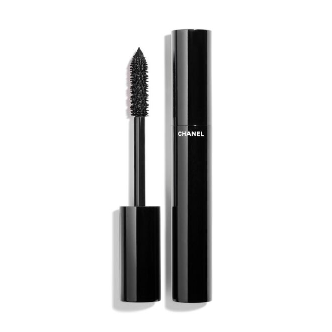 Le Volume Ultra-Noir de Chanel no tom 90 Noir Intense, €35, Chanel