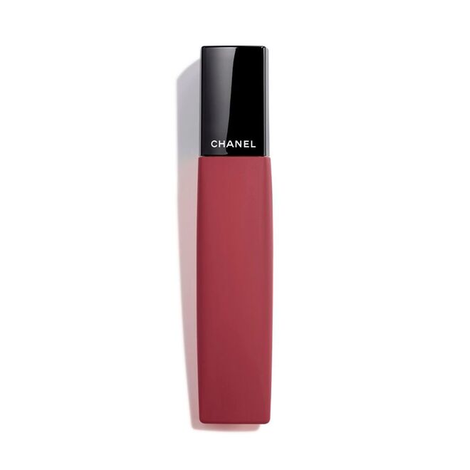 Rouge Allure Liquid Powder no tom 978 Bois de Nuit, €36, Chanel