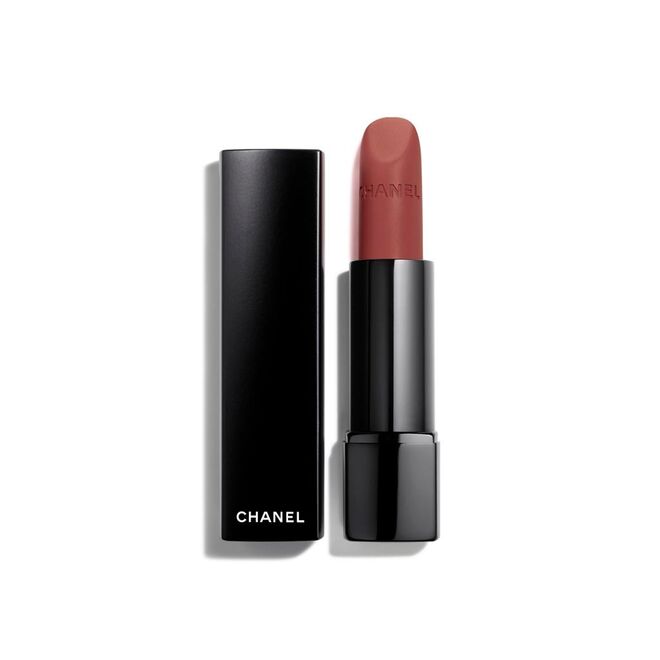 Rouge Allure Velvet Extrême no tom 128 Rose Nocturne, €36, Chanel