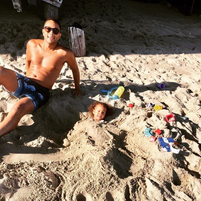 John Legend com a filha Luna