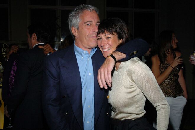 Jeffrey Epstein e Ghislaine Maxwell em Nova Iorque, a 15 de março de 2005