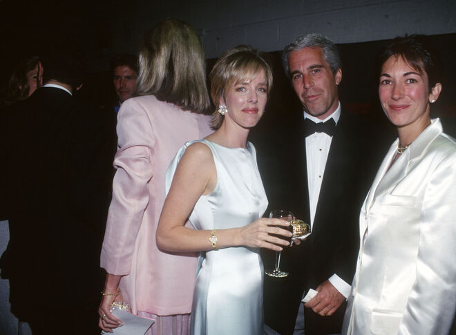 Carol Mack, Jeffrey Epstein e Ghislaine Maxwell em Nova Iorque, a 16 de maio de 1995