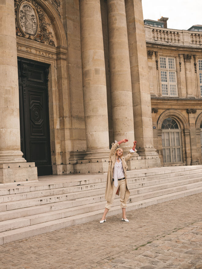 Sobretudo, Coralie Marabelle | Camisa, Sebline | Calças, Victoria/Tomas | Sapatos, Zara | Cinto, Massimo Dutti | Brincos e colar Vintage | Luvas, Thomasine