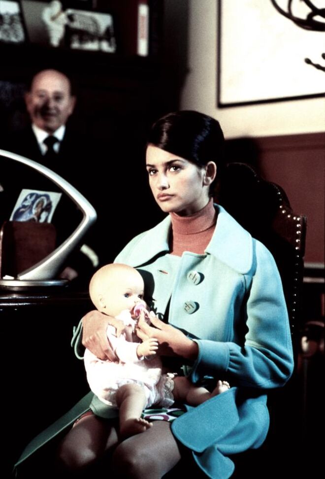 Penélope Cruz no filme Carne Trémula, de Pedro Almodóvar, 1997.