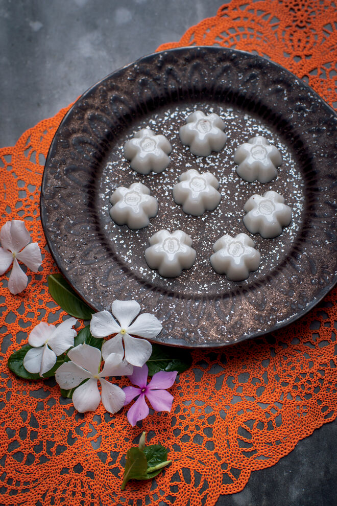 Interior do livro True Thai – Real Flavors for Every Table, de Hong Thaimee. Rizzoli