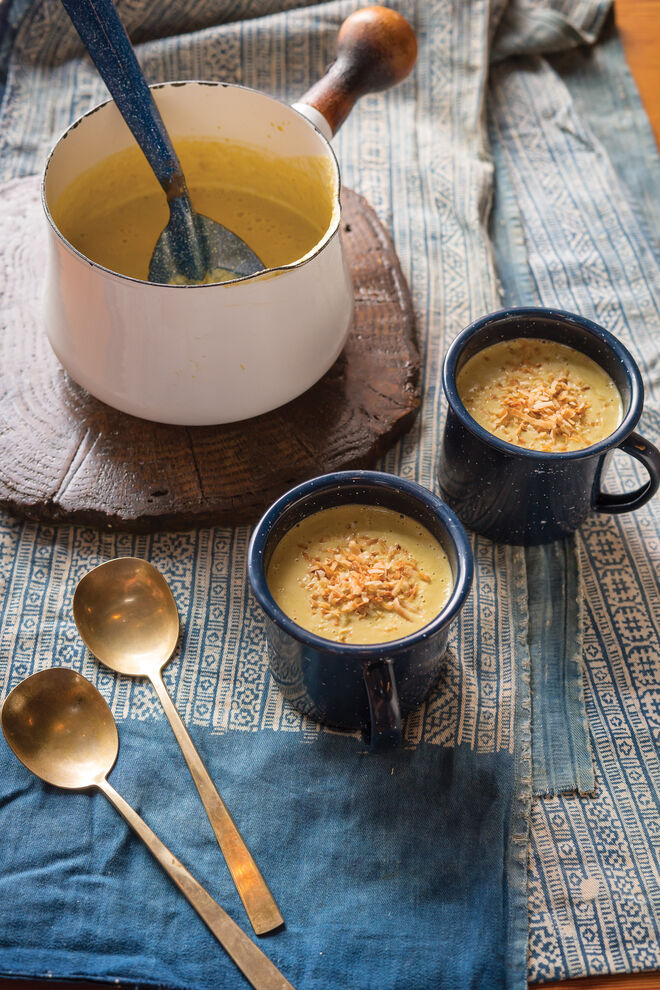 Interior do livro True Thai – Real Flavors for Every Table, de Hong Thaimee. Rizzoli