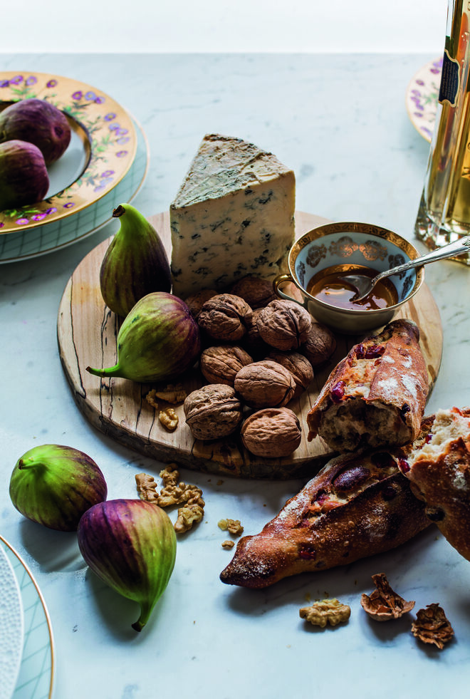 Rouquefort com nozes e mel.