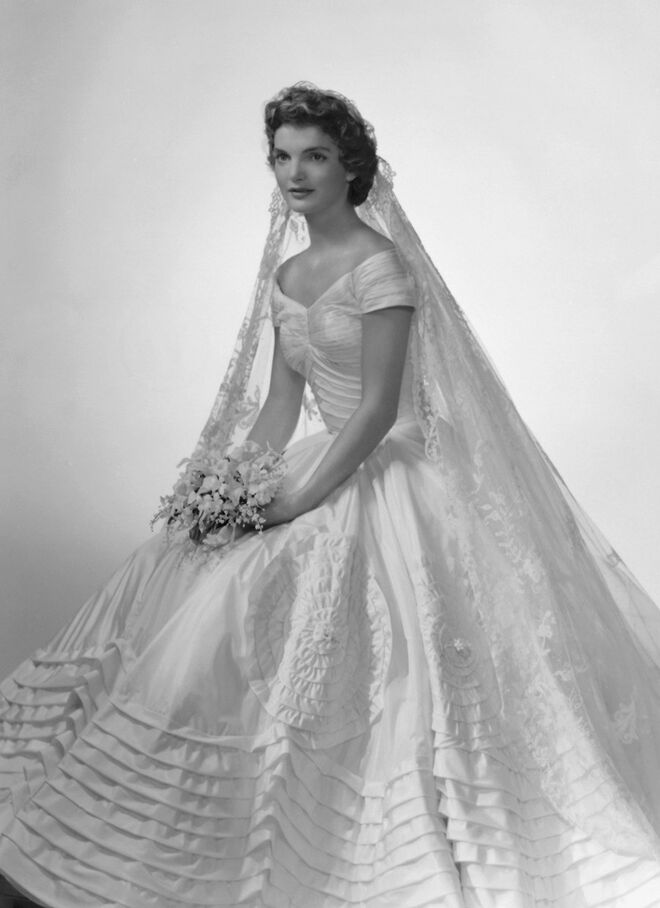 Jacqueline Kennedy (1953)  Casamento com John F. Kennedy. Vestido de Anne Lowe
