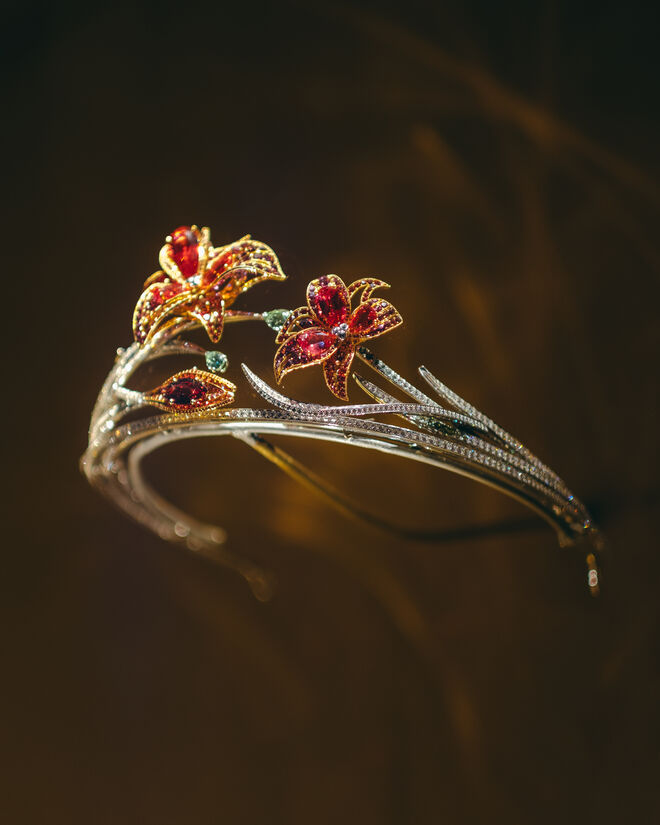 Tiara da exposição Chaumet in Majesty, Jewels of Sovereigns since 1780, no Mónaco.