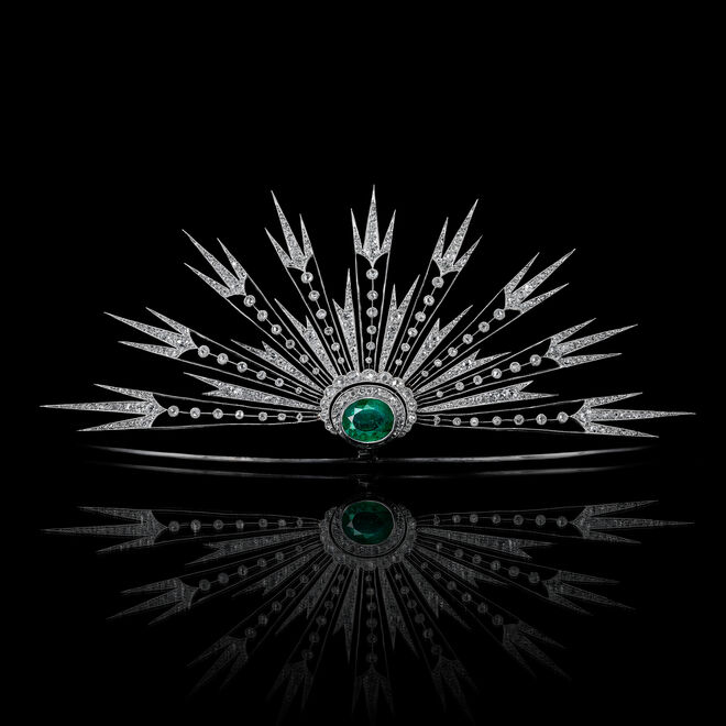 Tiara da exposição Chaumet in Majesty, Jewels of Sovereigns since 1780, no Mónaco.