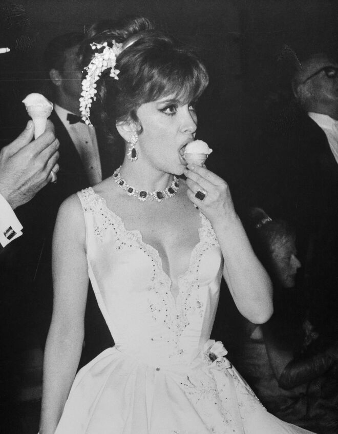 Gina Lollobrigida, com joias Bvlgari. 