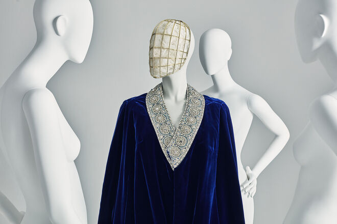 Peça de Alta Costura Jole Veneziani, da década de 1950, da colação de Alta Costura de Cecilia Matteucci Lavarini na exposição Bvlgari. The Story, the Dream.