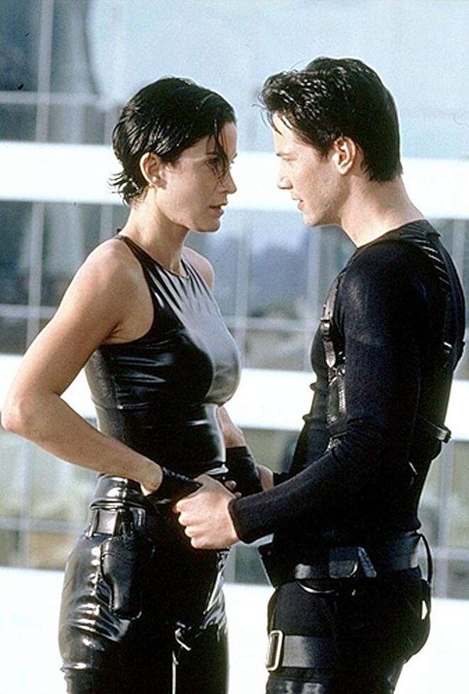 Carrie-Anne Moss e Keanu Reeves em 'Matrix' (1999)