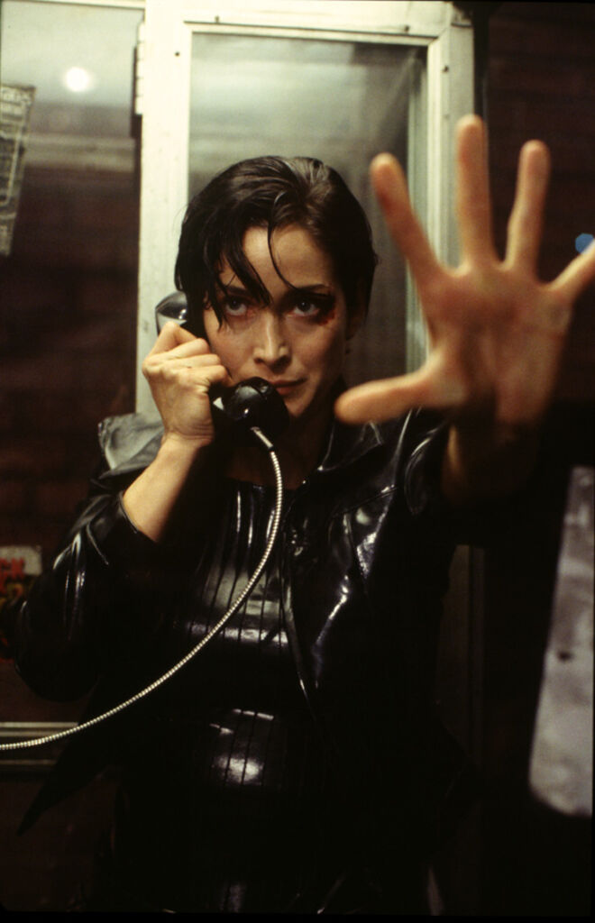 Carrie-Anne Moss em 'Matrix' (1999)