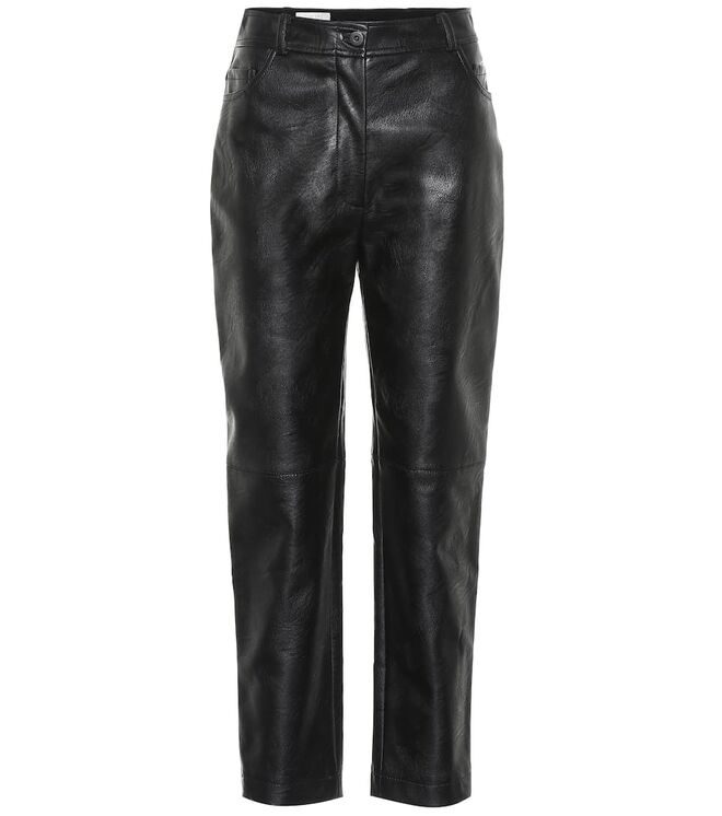 Calças pele falsa, €625, Stella McCartney, em www.mytheresa.com