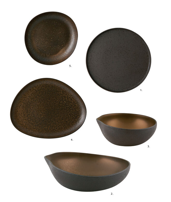 1. Prato Marcador; 2. Taça; 3. Taça; 4. Travessa; 5. Prato de Pasta 