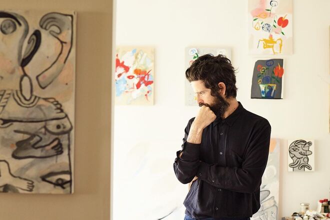 Há nomes impossíveis de esquecer na música por mais anos que passem. É o caso de Devendra Banhart, cuja peculiar sonoridade dentro do folk psicadélico continua ser inimitável, a qual revela o seu décimo disco, Ma, que tem um twist de música country (a 13).