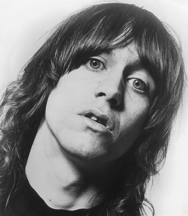 A história repete-se com Iggy Pop, a lendária voz de The Passenger ou de Lust for Life, que em fim de carreira pede “liberdade” com o álbum Free (a 6). “Queria ser livre. Vivi a minha vida, até agora, na crença de que esse sentimento é tudo o que vale a pena perseguir; tudo o que se precisa – não de felicidade ou amor necessariamente, mas a sensação de ser livre”, disse, de acordo com a editora discográfica.