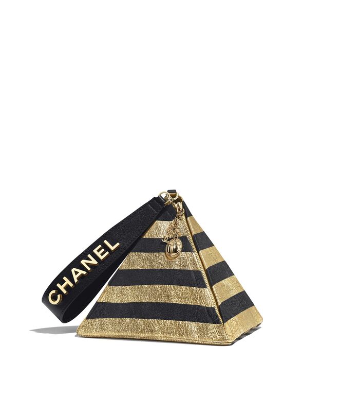GEOMÉTRICA | Carteira Pirâmide, €3100, Chanel
