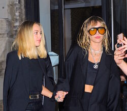 Dos Beckham aos Clooney, os casais que se vestem a condizer