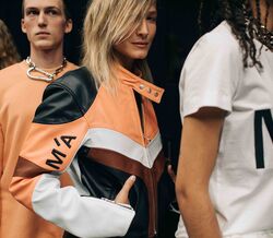 Nos bastidores do desfile da Marques'Almeida em Londres