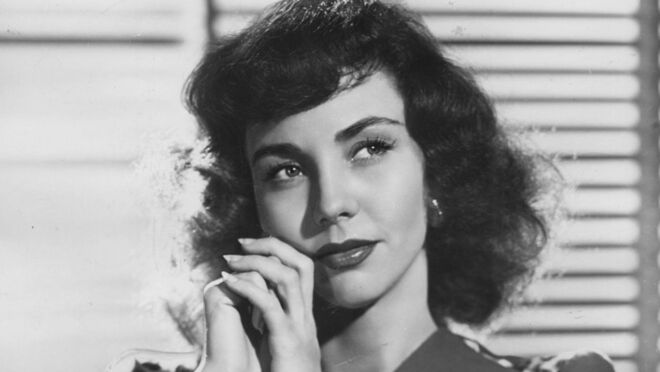 Assistir a um ciclo de cinema na Cinemateca Portuguesa: Centenário do nascimento de Jennifer Jones.
