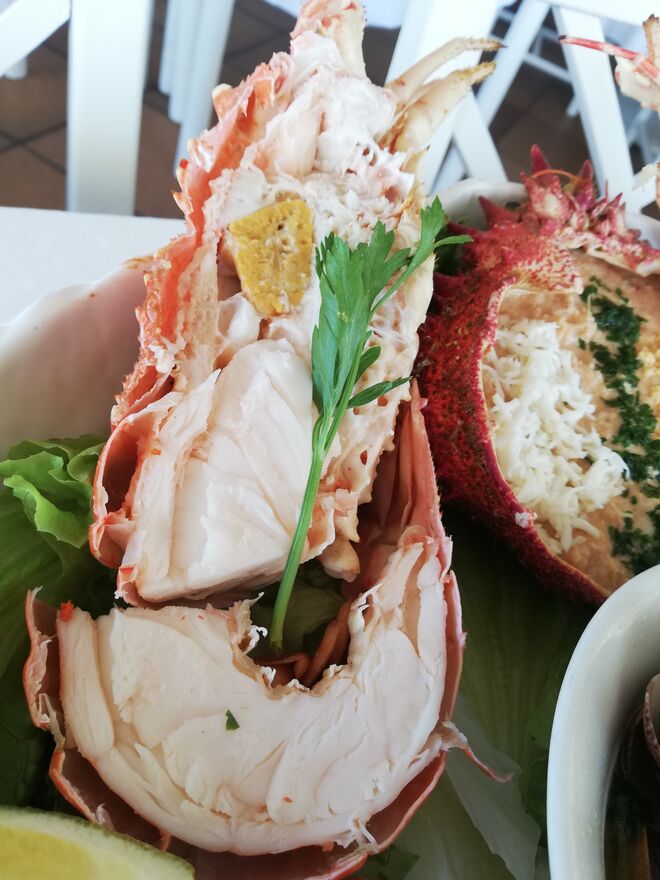 A Mariscada pode vir com lavagante ou lagosta