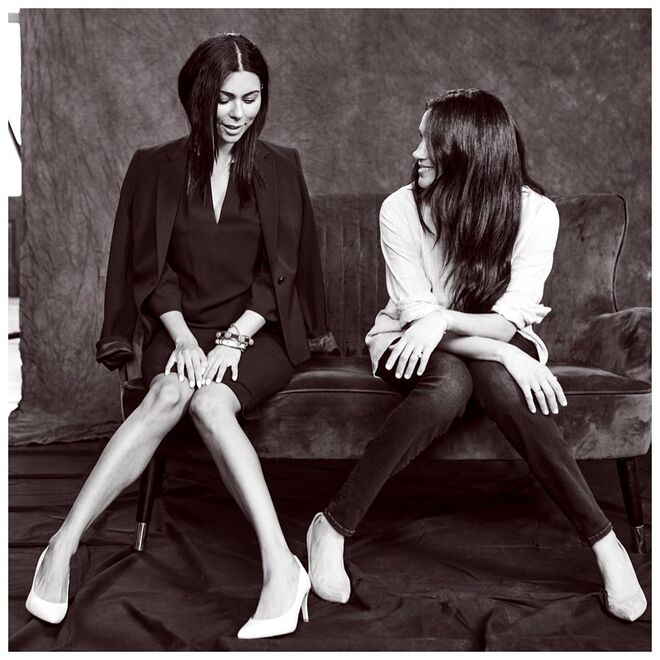 A duquesa de Sussex surpreendeu as clientes da Smart Works durante a sessão fotográfica da sua coleção cápsula, em Londres